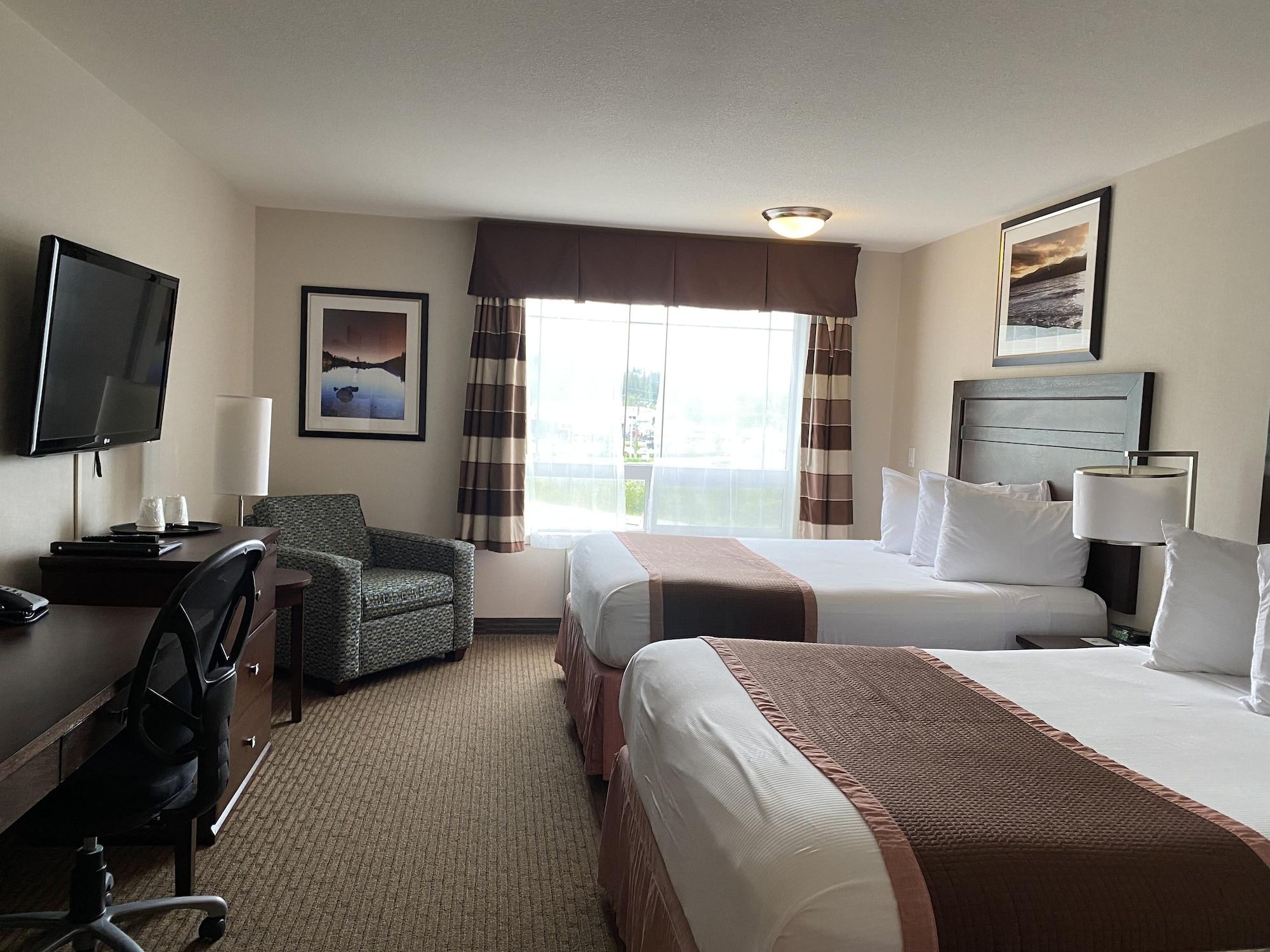 Ramada By Wyndham Creston Hotel Екстериор снимка
