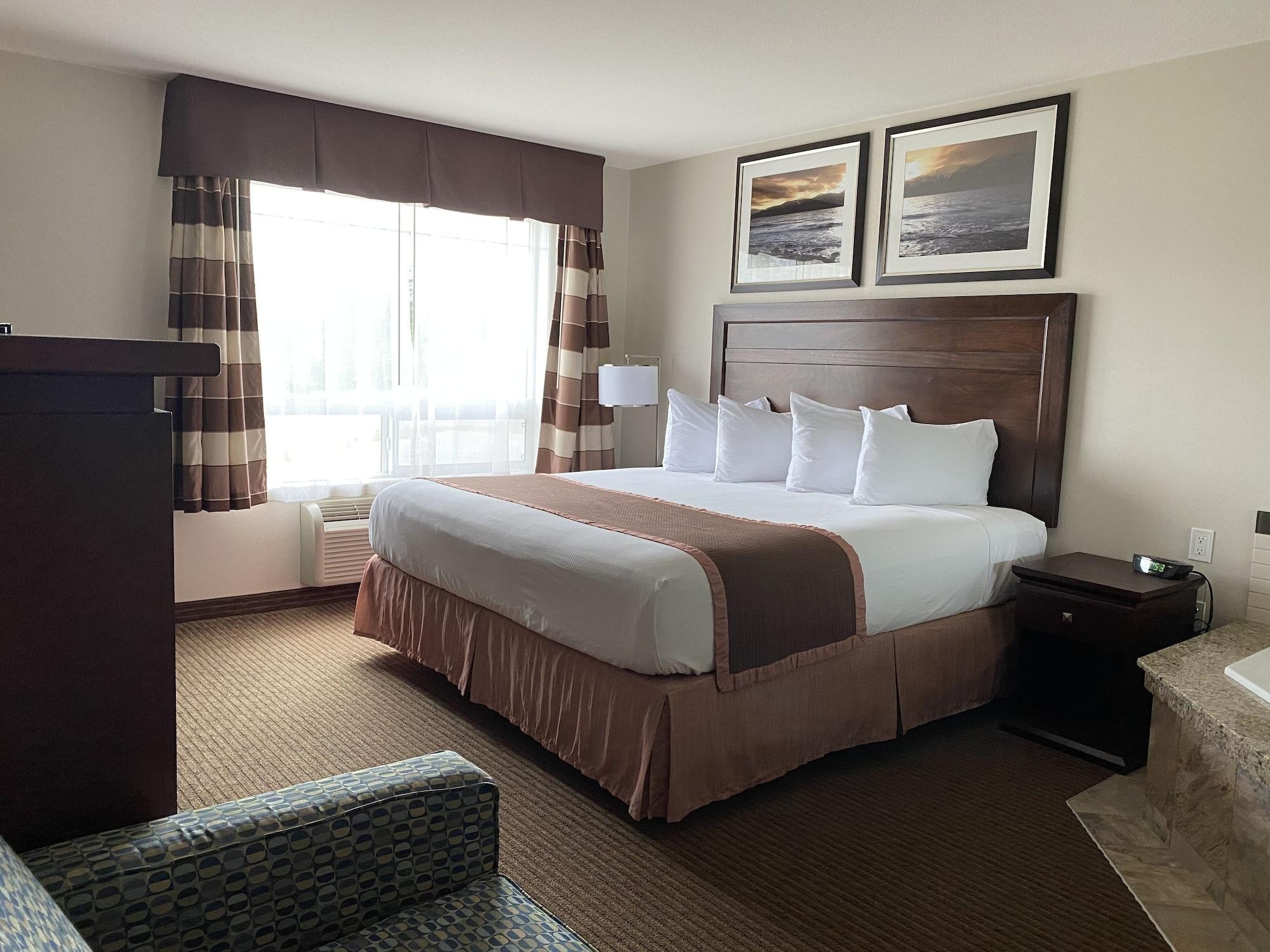 Ramada By Wyndham Creston Hotel Екстериор снимка